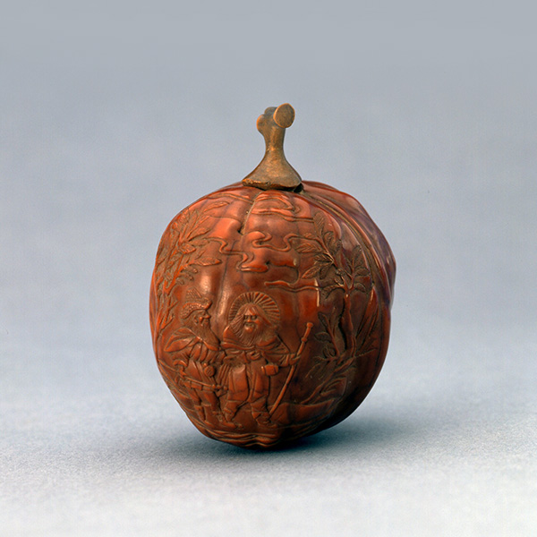 Snuff bottle with figures in a landscape and poem