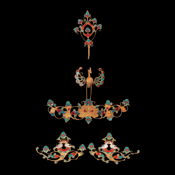 Headdress with phoenix and mandarin ducks holding floral branches 