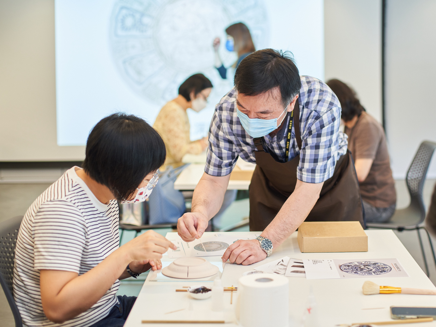 導師講解描繪技巧中