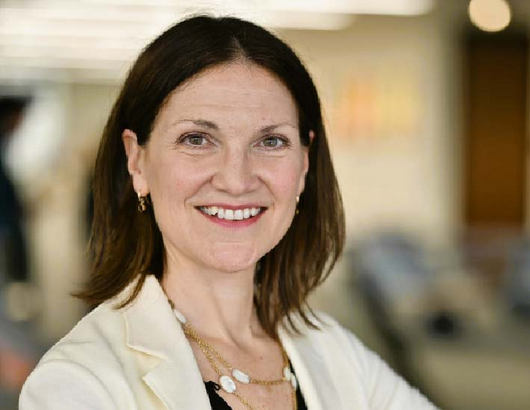 Elizabeth O’Neill 女士