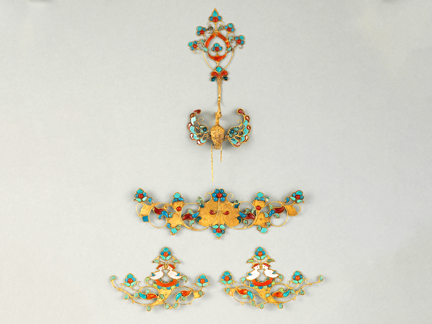 Headdress with phoenix and mandarin ducks holding floral branches