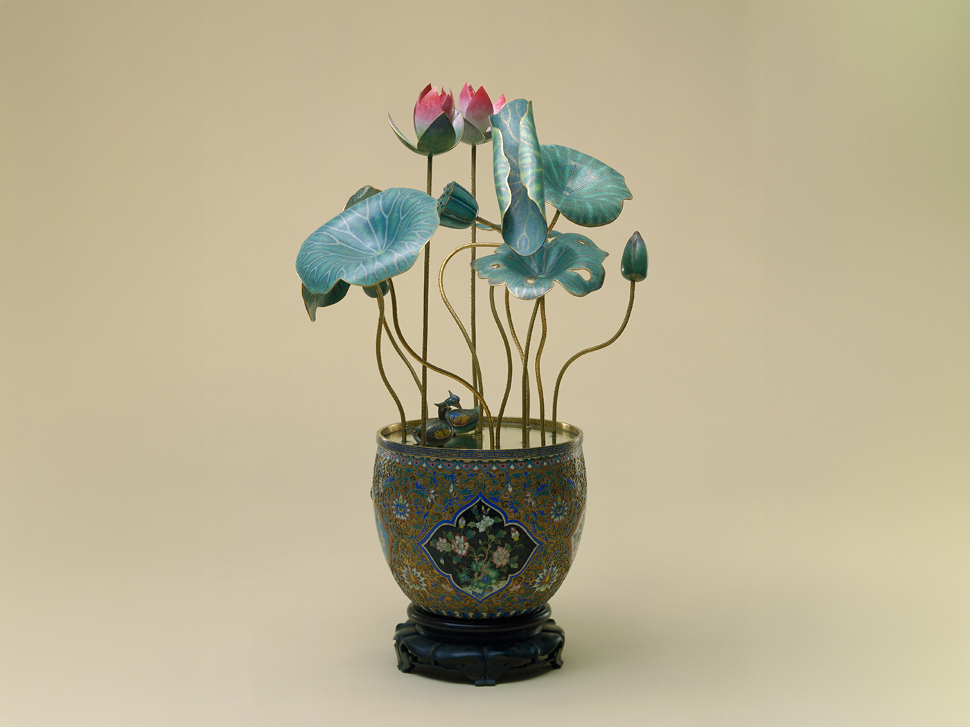 Mechanical potted scenes of mandarin ducks and blooming lotuses