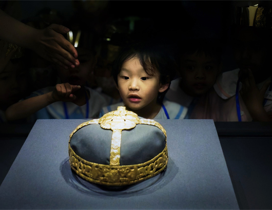 从精美的古代金器上寻找动物踪影。