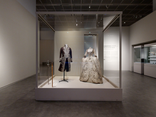 The Adorned Body: French Fashion and Jewellery 1770–1910 from the Musée des Arts Décoratifs, Paris